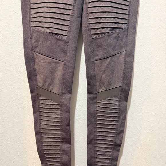 ALO Yoga Moto Leggings - Picture 6 of 6